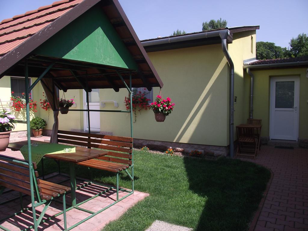 Apartman Kaszas Garden Mosonmagyaróvár Exteriér fotografie